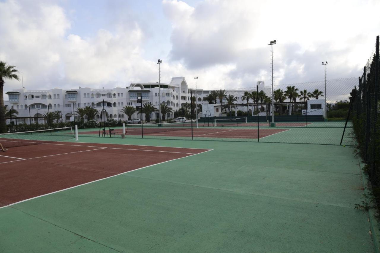 The Mirage Resort & Spa Hammamet Eksteriør bilde Tennis courts at the resort