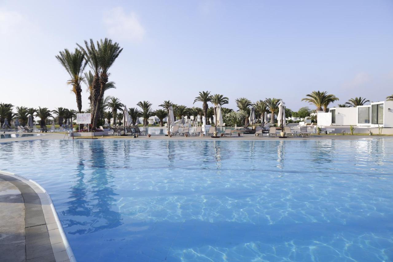 The Mirage Resort & Spa Hammamet Eksteriør bilde A swimming pool at a hotel in Cyprus