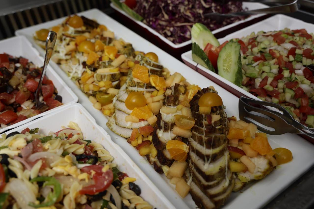 The Mirage Resort & Spa Hammamet Eksteriør bilde A selection of salads